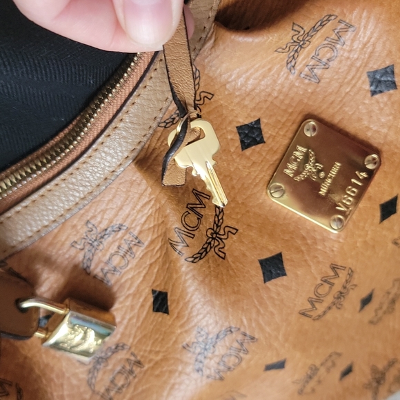 MCM Authentic - Picture 5 of 13